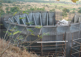 Ferrocrete structure